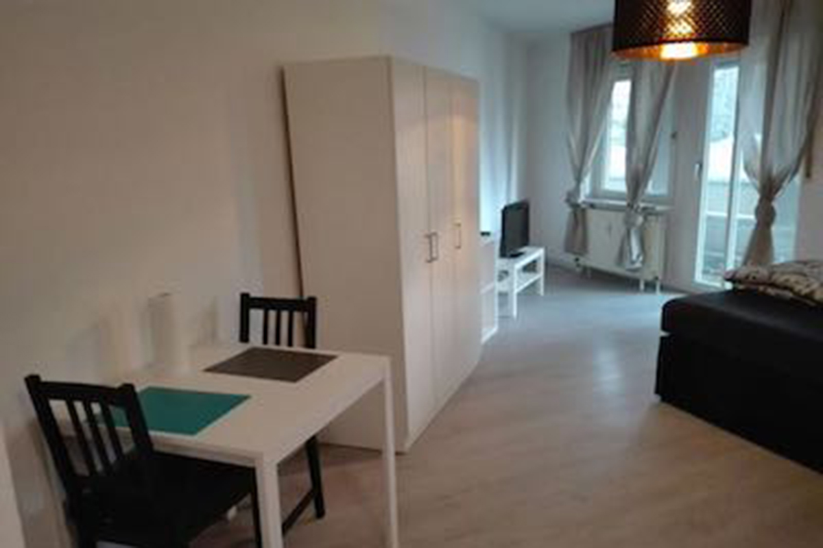 Blick in das Superiorapartment mit Balkon im City Apartment Mannheim